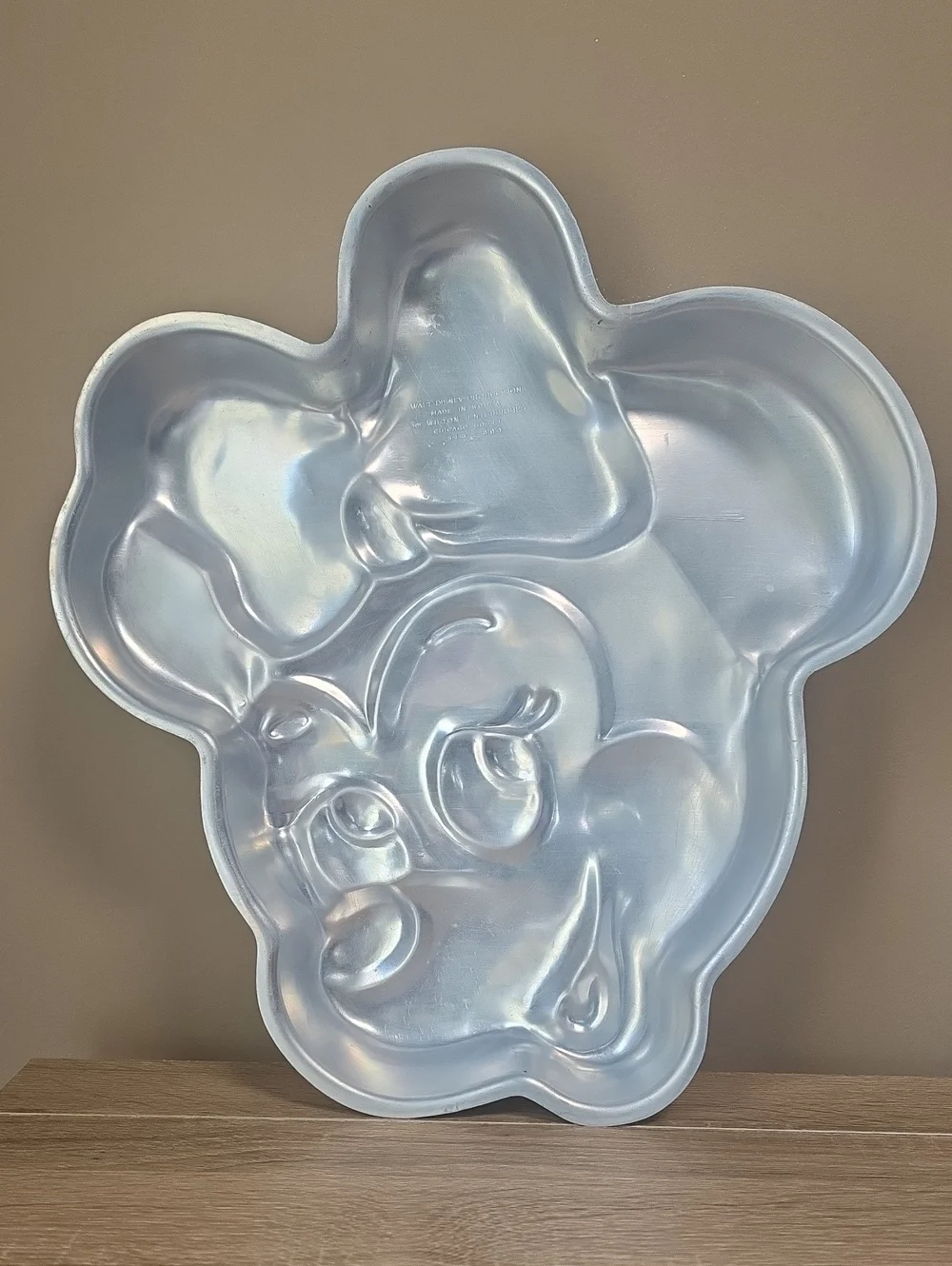 Wilton Silver Minnie Mouse Shaped Cake Pan